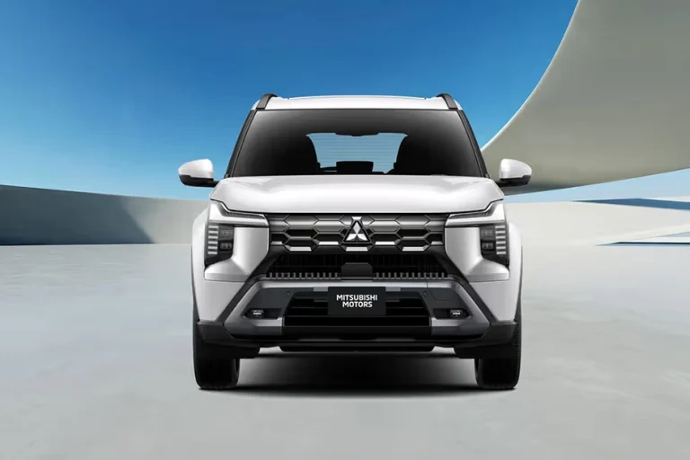 mitsubishi-destinator-full-front-view-723423-ezgif.com-png-to-webp-converter